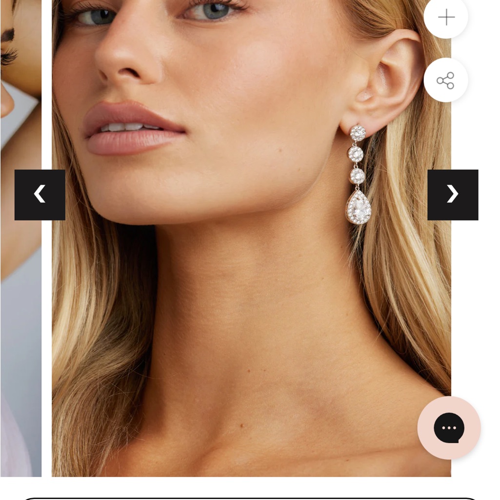 Untamed Petals Heiress Earrings - Gold